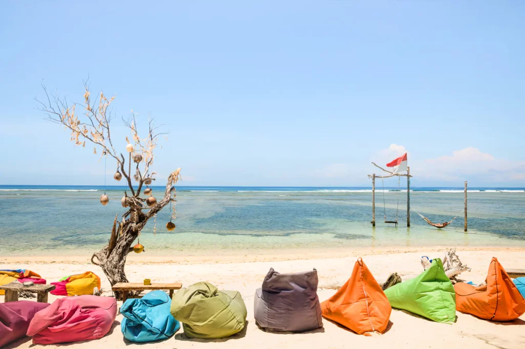 Gili Trawangan: 5 Kegiatan Sambil Menikmati Keindahan 1 Duduk di Pinggir Pantai Seharian - Gili Trawangan