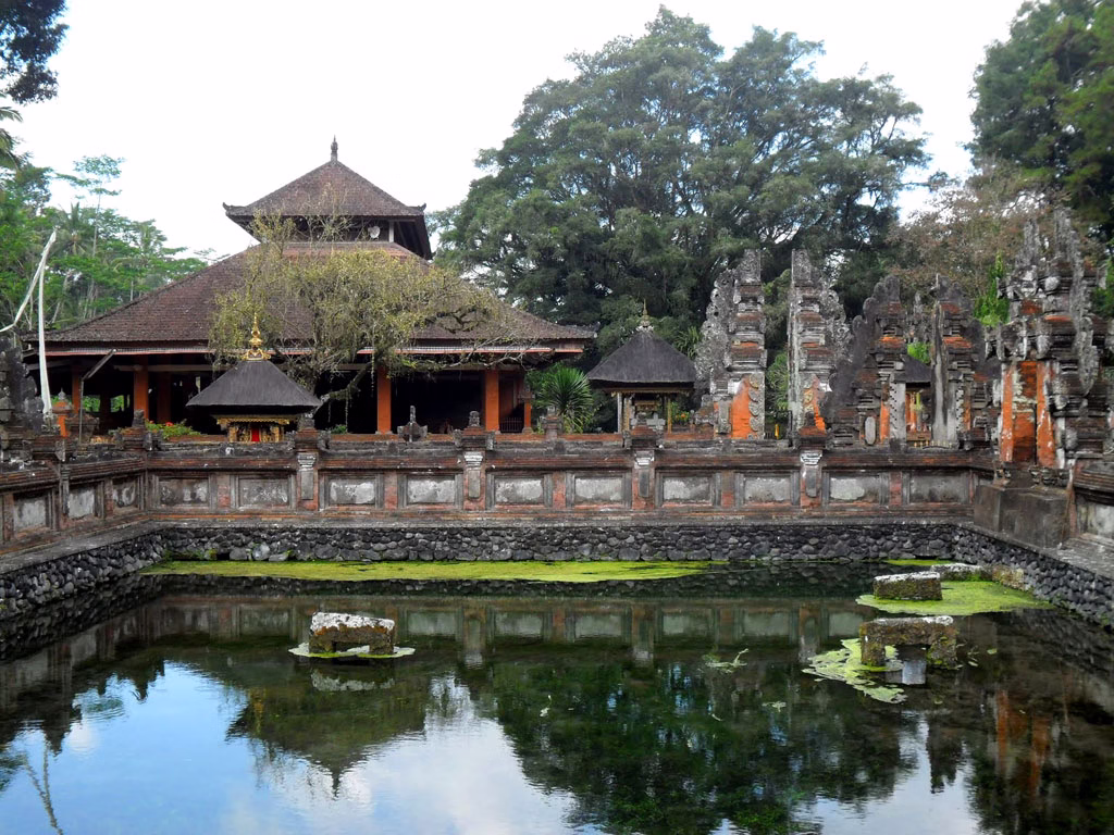 Istana Kepresidenan Tampaksiring: Fakta Menarik Bagian Destinasi Wisata Bali 1 Istana Kepresidenan Tampaksiring