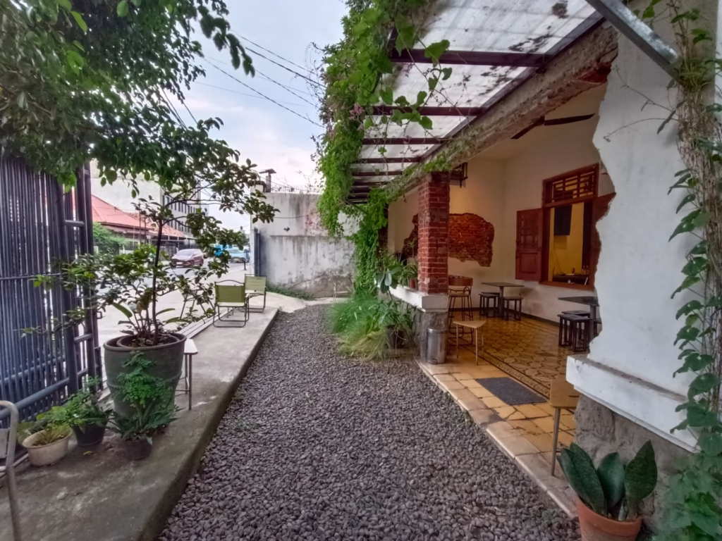 Cafe Tuan Tanah Jatinegara Cocok Tempat Nongkrong 2 WhatsApp Image 2026 05 01 at 18.52.54