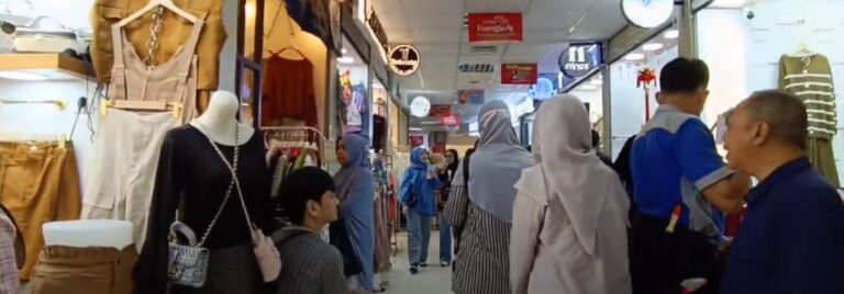 Little Bangkok Tanah Abang ramai