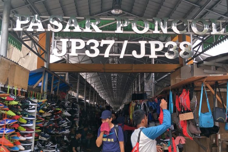 Pasar Poncol Arena Berburu Barang Loak