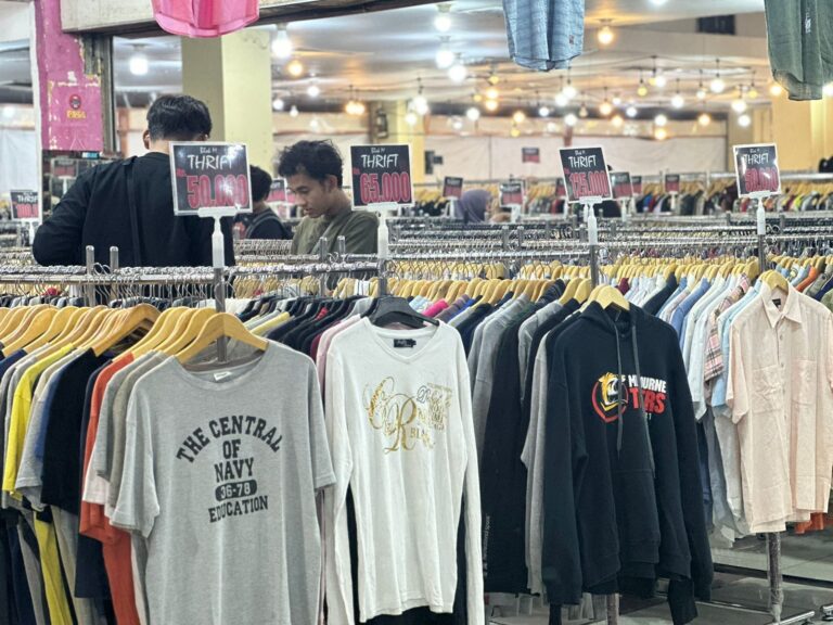 Daya Tarik Thrifting di Dunia Fashion