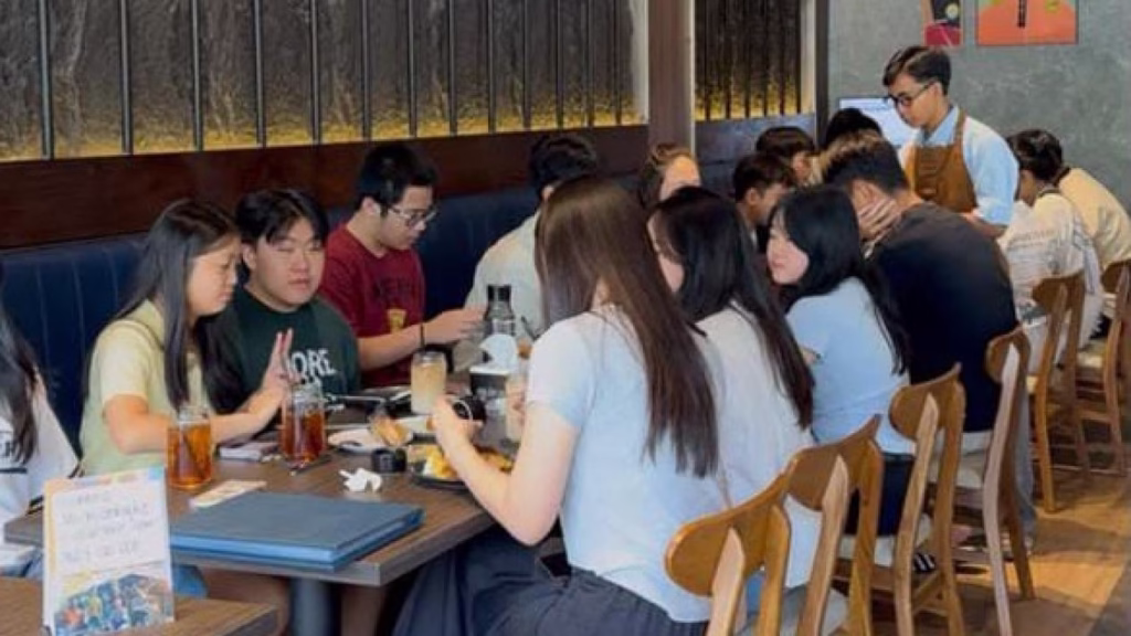 Sixtynine Ultimate Resmi Hadir di Citra Garden City, Destinasi Kuliner Baru yang Menggabungkan Makanan dan Hiburan 1 Sixtynine Ultimate Hadir Menjawab Tren Tempat Hangout Modern di Jakarta Barat
