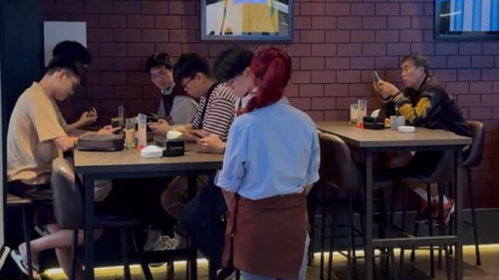 Sixtynine Ultimate Resmi Hadir di Citra Garden City, Destinasi Kuliner Baru yang Menggabungkan Makanan dan Hiburan 2 Sixtynine Ultimate Resmi Hadir di Citra Garden City, Destinasi Kuliner Baru dengan Konsep Sports Bar Modern